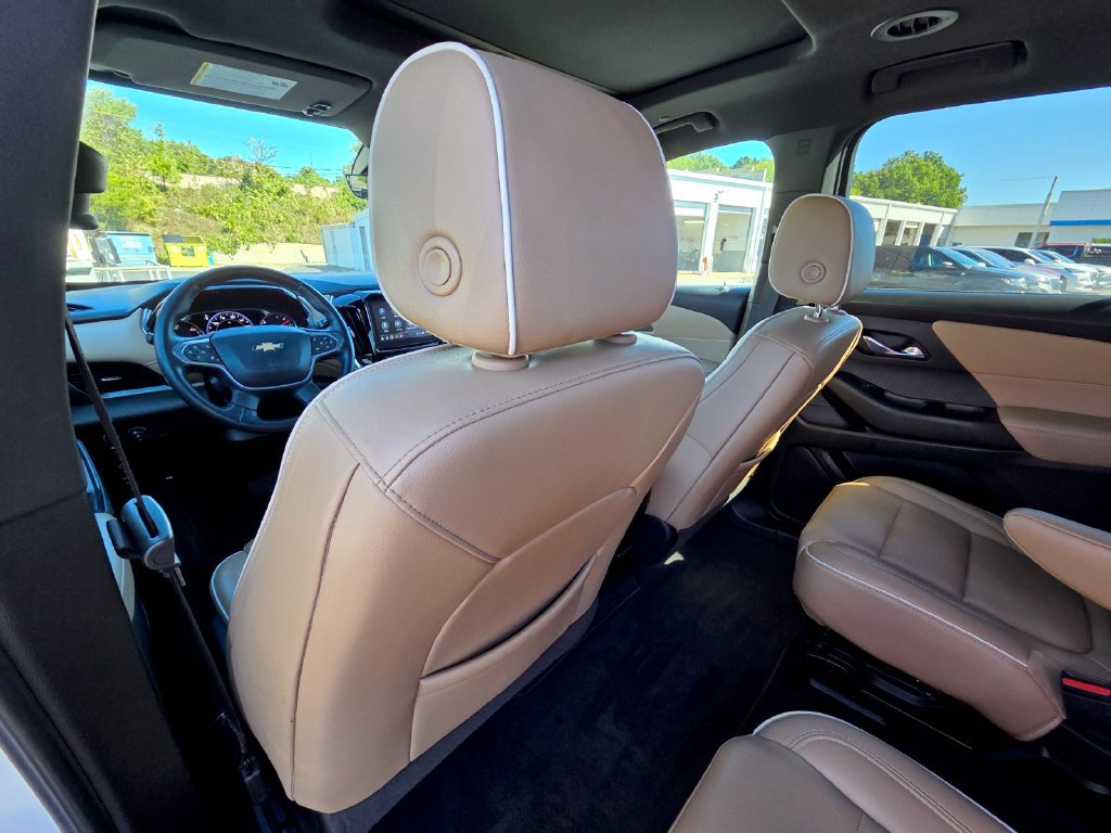 Used 2023 Chevrolet Traverse Premier FWD image 28