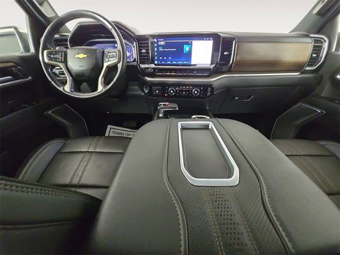 Used 2022 Chevrolet Silverado 1500 High Country w/ High Country Premium Package image 10