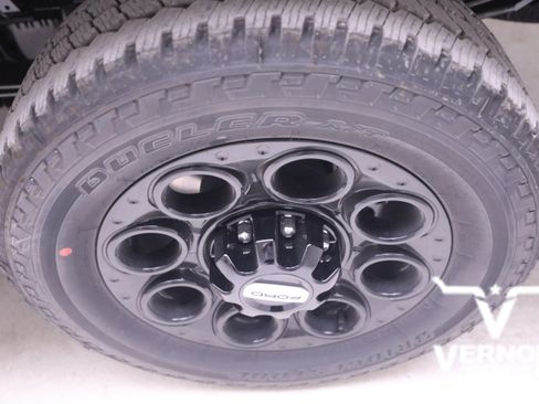 New 2026 Ford F250 Lariat w/ Black Appearance Package image 40