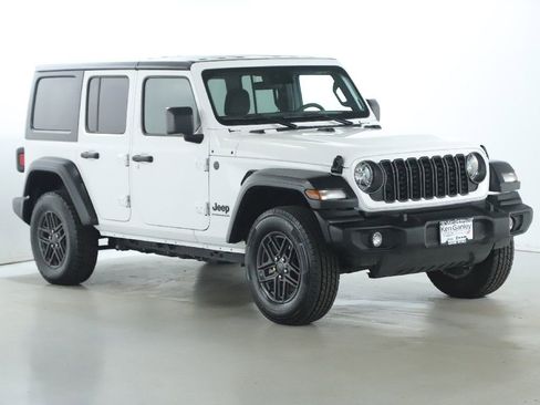 Used 2024 Jeep Wrangler Sport S image 9