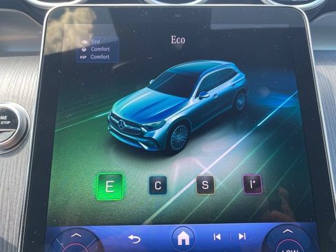Used 2025 Mercedes-Benz GLC 300 image 36