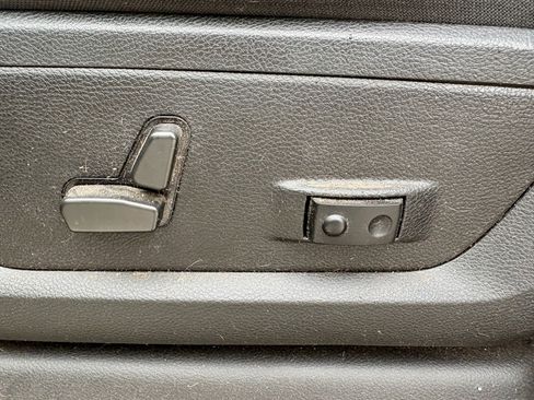 Used 2022 RAM 2500 Big Horn w/ Night Edition image 12