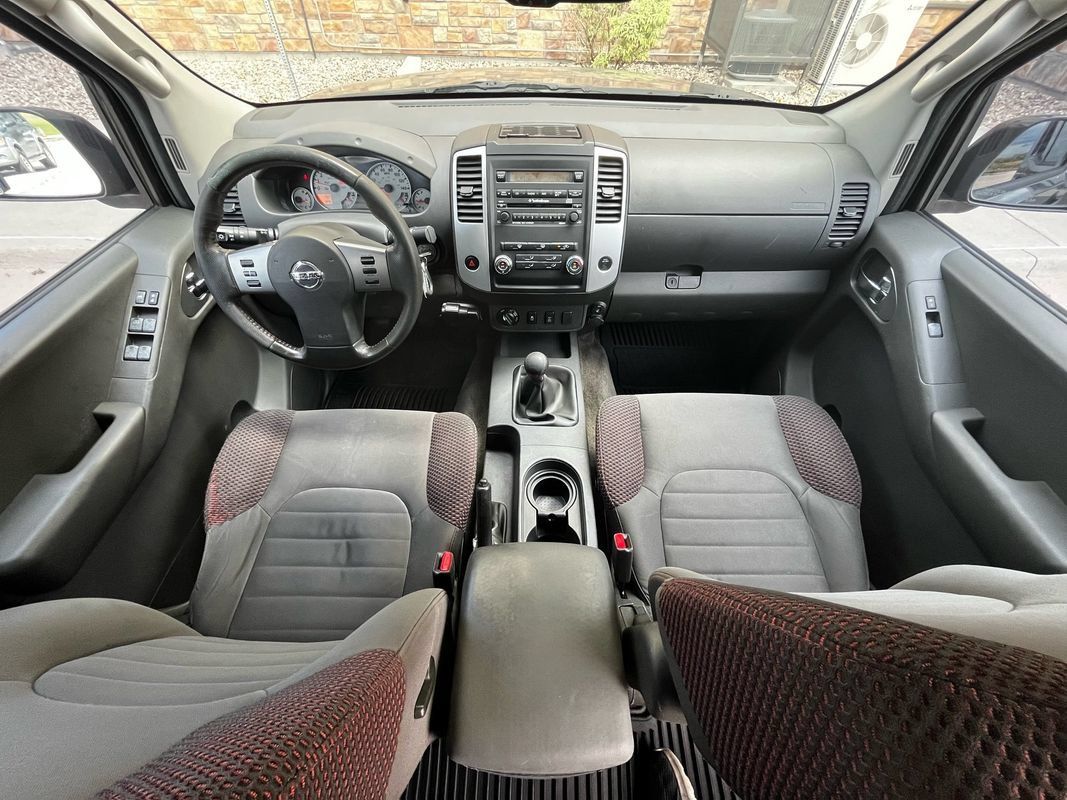 Used 2012 Nissan Frontier PRO-4X AWD/4WD image 11