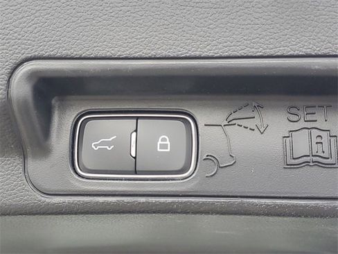 Certified 2022 Ford Explorer Platinum w/ Equipment Group 601A image 37