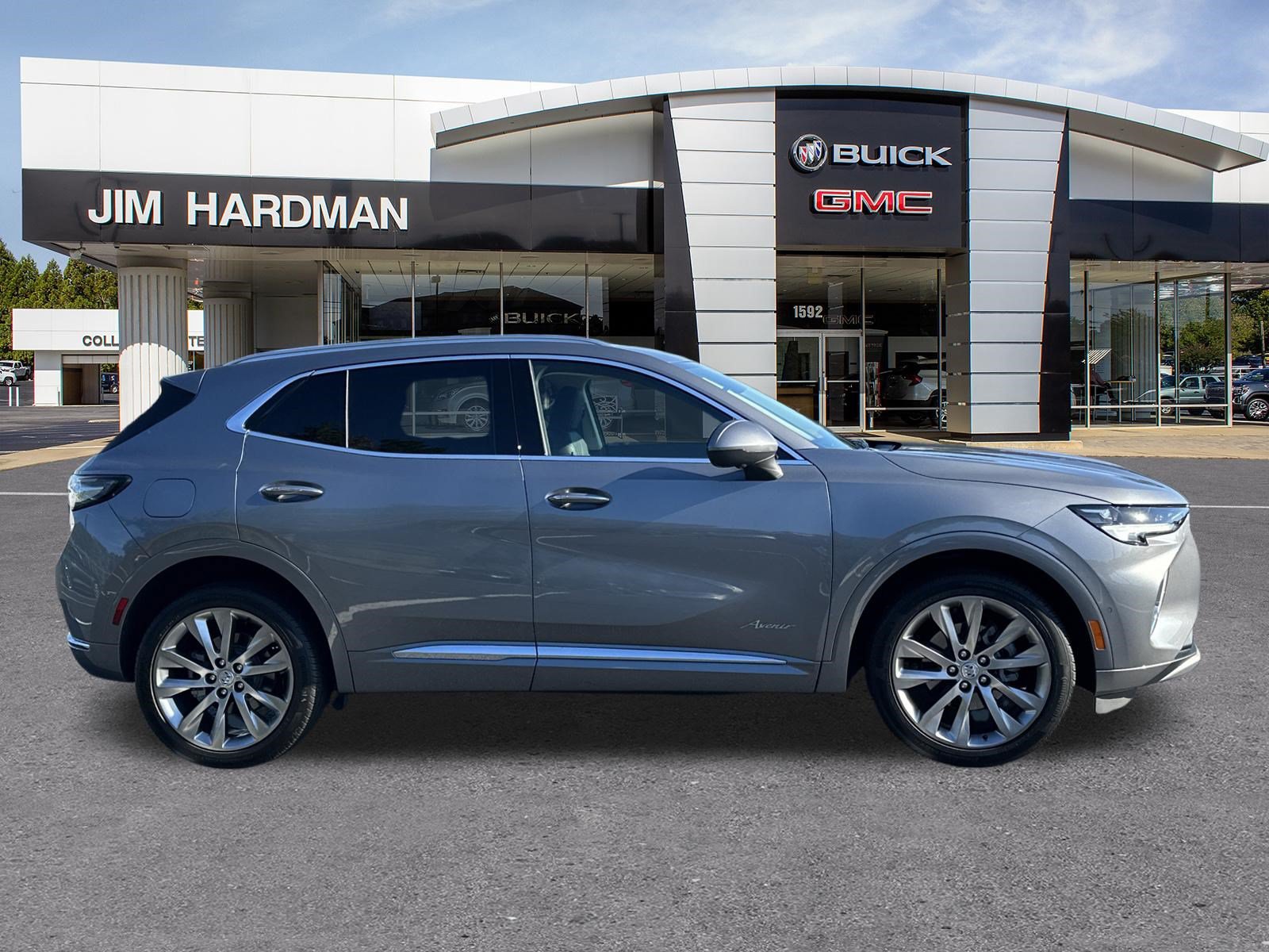 Used 2022 Buick Envision Avenir w/ Technology Package II FWD image 9