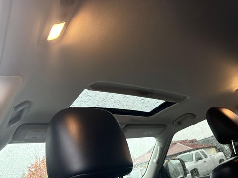 Used 2019 Nissan Armada SL image 18