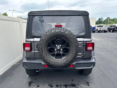 Used 2024 Jeep Wrangler Unlimited Sport AWD/4WD image 4