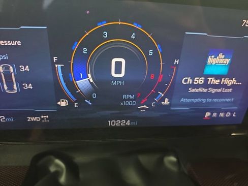 Used 2025 Chevrolet Traverse RS AWD/4WD image 11
