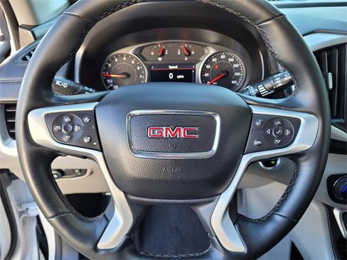 Used 2024 GMC Terrain SLT image 23
