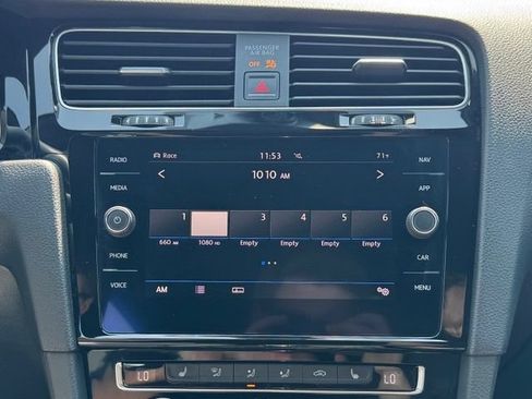Used 2018 Volkswagen Golf R 4-Door AWD/4WD image 18