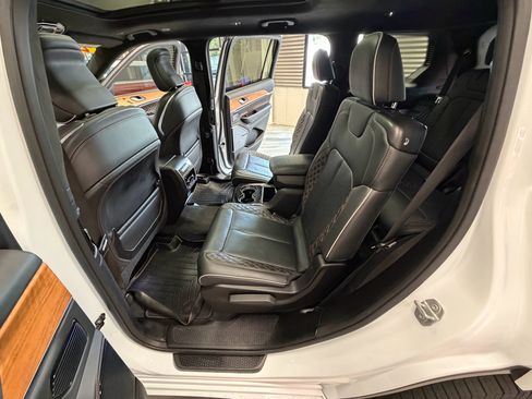 Used 2023 Jeep Grand Cherokee L Summit AWD/4WD image 60