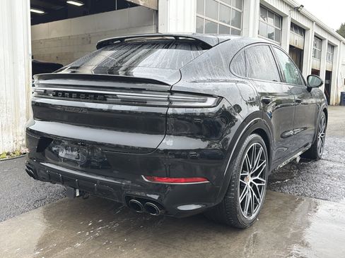 Used 2025 Porsche Cayenne GTS image 6