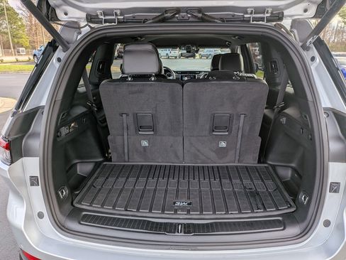 Used 2023 Jeep Grand Cherokee L Laredo image 30