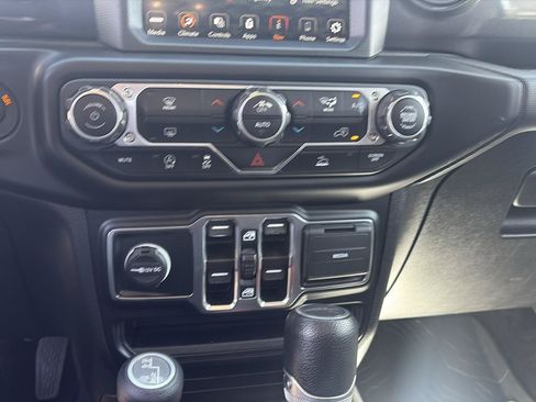 Used 2022 Jeep Gladiator Sport AWD/4WD image 19