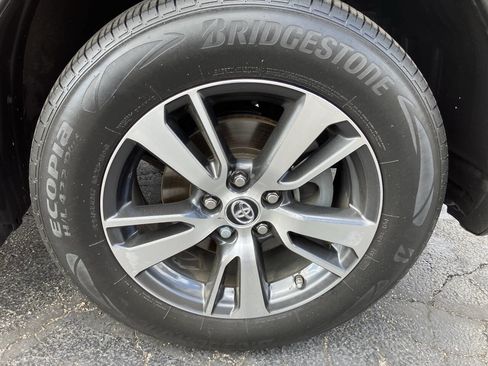 Used 2016 Toyota RAV4 XLE AWD/4WD image 27