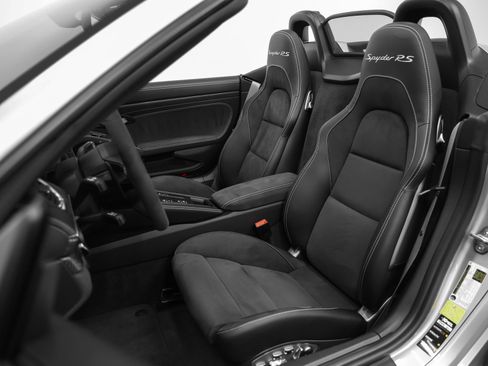 Certified 2025 Porsche 718 Boxster Spyder RS RWD image 54
