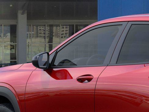 New 2026 Chevrolet Trax RS w/ Sunroof Package FWD image 12