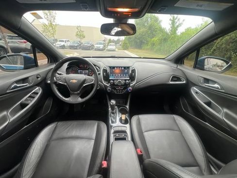 Used 2017 Chevrolet Cruze Premier FWD image 15