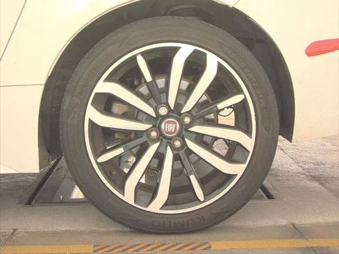 Used 2019 FIAT 124 Spider image 9