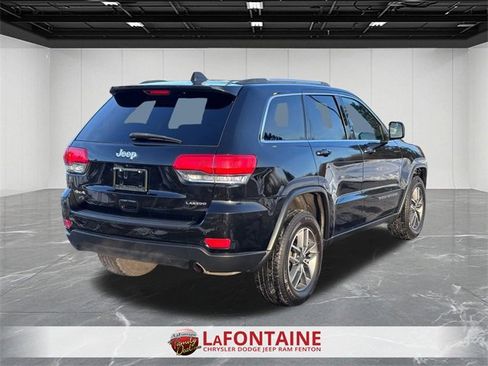 Used 2019 Jeep Grand Cherokee Laredo w/ 18" Wheel & 8.4" Radio Group image 5