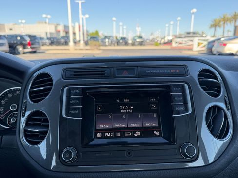 Used 2016 Volkswagen Tiguan S FWD image 28