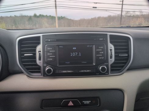 Used 2019 Kia Sportage LX AWD/4WD image 10