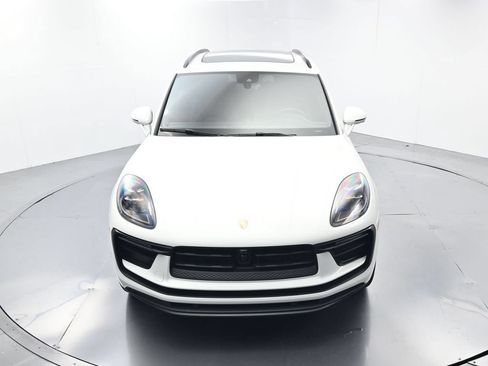 Certified 2023 Porsche Macan AWD/4WD image 44