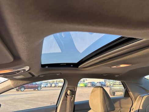 Used 2025 Hyundai Elantra SEL FWD image 37