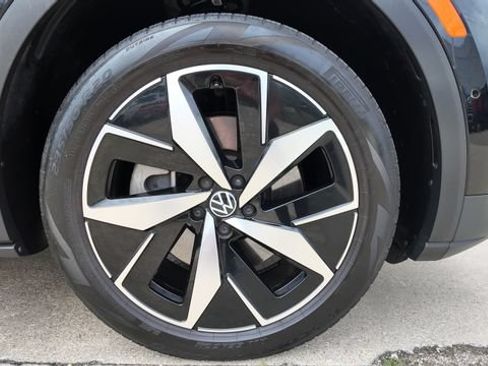 Used 2023 Volkswagen ID.4 Pro S AWD/4WD image 9