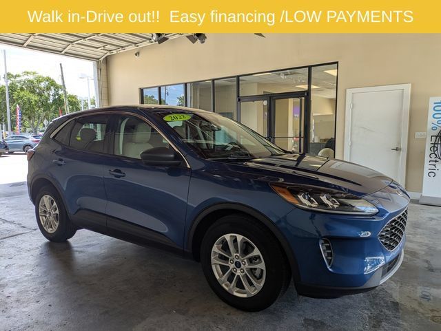 Used 2022 Ford Escape SE FWD image 2
