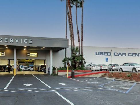 Used 2022 Chevrolet Bolt EUV LT w/ Convenience Package image 29