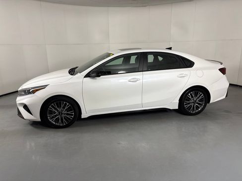 Used 2023 Kia Forte GT-Line w/ GT-Line Premium Package FWD image 5
