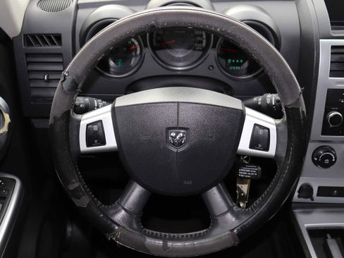 Used 2011 Dodge Nitro SXT image 27