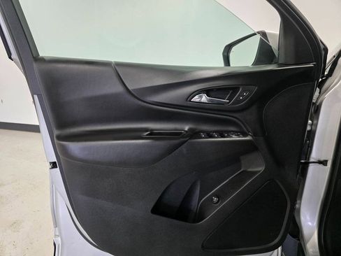 Used 2019 Chevrolet Equinox LT image 17