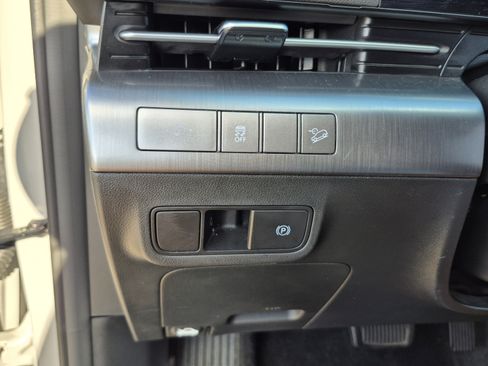 Used 2025 Hyundai Kona SEL FWD image 26