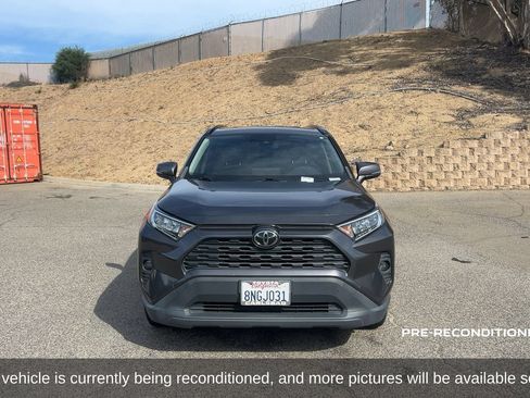 Used 2020 Toyota RAV4 XLE w/ XLE Grade Weather Package FWD image 2