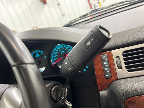 Used 2011 Chevrolet Avalanche LT w/ Luxury Package image 22