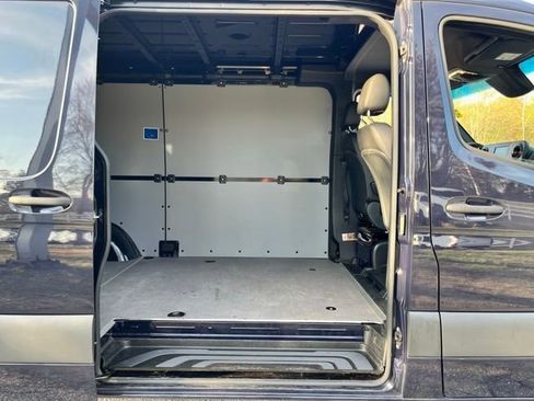 Used 2024 Mercedes-Benz Sprinter 2500 image 18