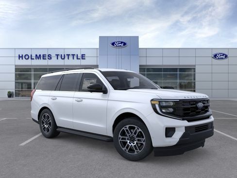 New 2026 Ford Expedition Active AWD/4WD image 7