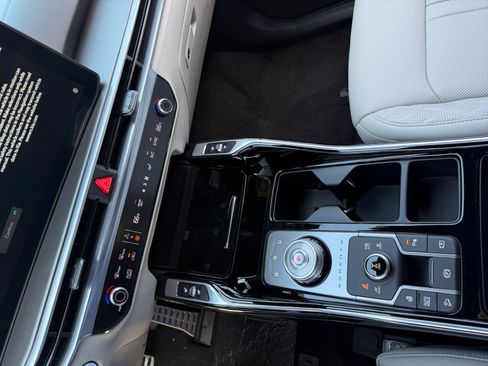 New 2025 Kia Sorento SX Prestige image 13