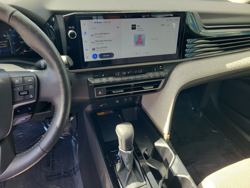 Used 2025 Toyota Camry XLE FWD image 21