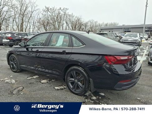 Used 2024 Volkswagen Jetta SE w/ Panoramic Sunroof Package image 7