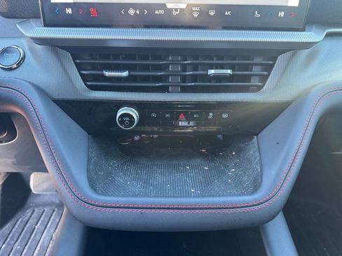 Used 2025 Ford Explorer ST-Line image 23