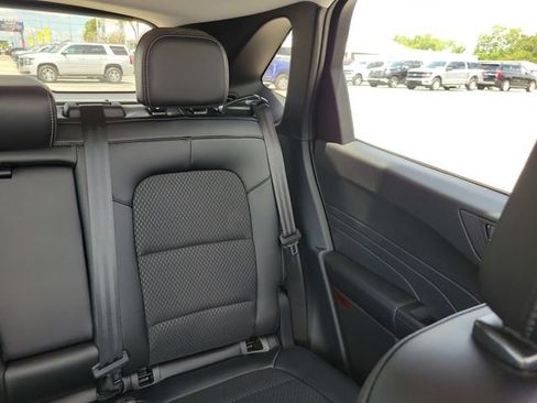 Certified 2025 Ford Escape SE FWD image 19