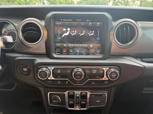 Used 2021 Jeep Wrangler Unlimited Sahara AWD/4WD image 23