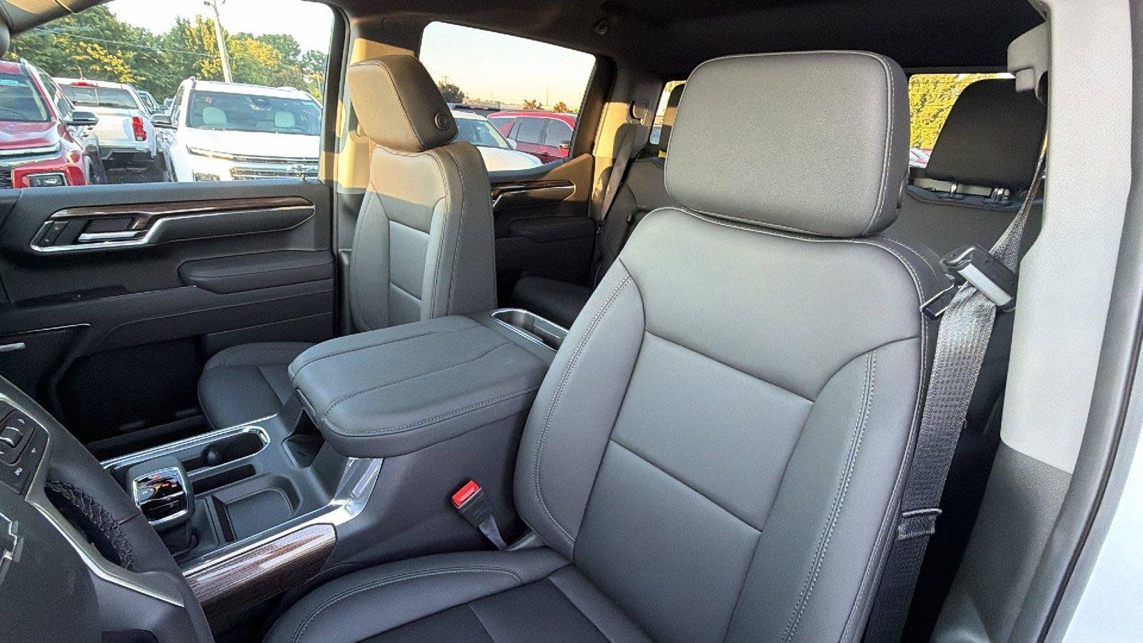 New 2026 Chevrolet Silverado 1500 RST w/ RST All Star Premium Package AWD/4WD image 3