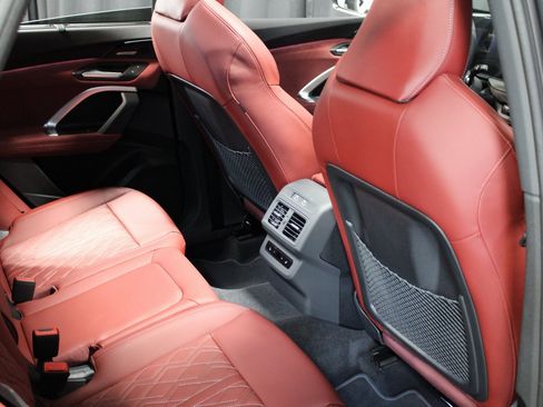 Used 2025 Audi SQ5 Prestige image 27