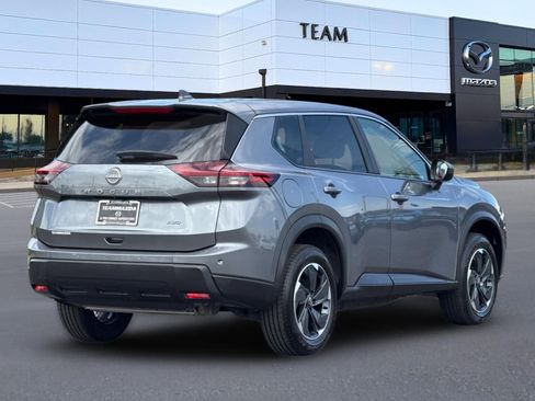 Used 2025 Nissan Rogue SV AWD/4WD image 4