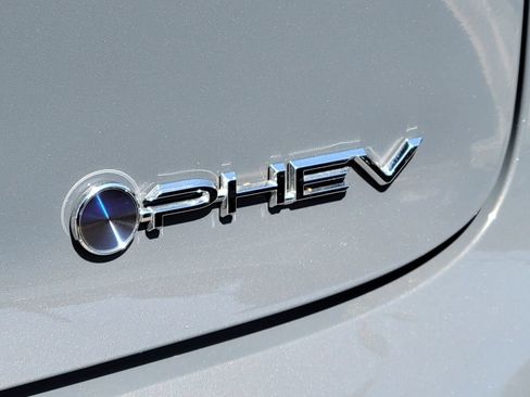 Used 2025 Toyota Prius Plug-In Hybrid w/ Limited Premium Package FWD image 23