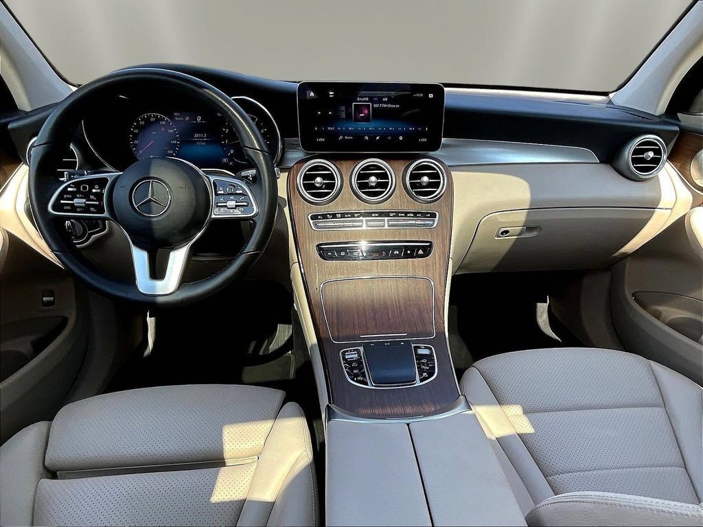 Used 2020 Mercedes-Benz GLC 300 image 9